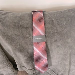Van heusen tie